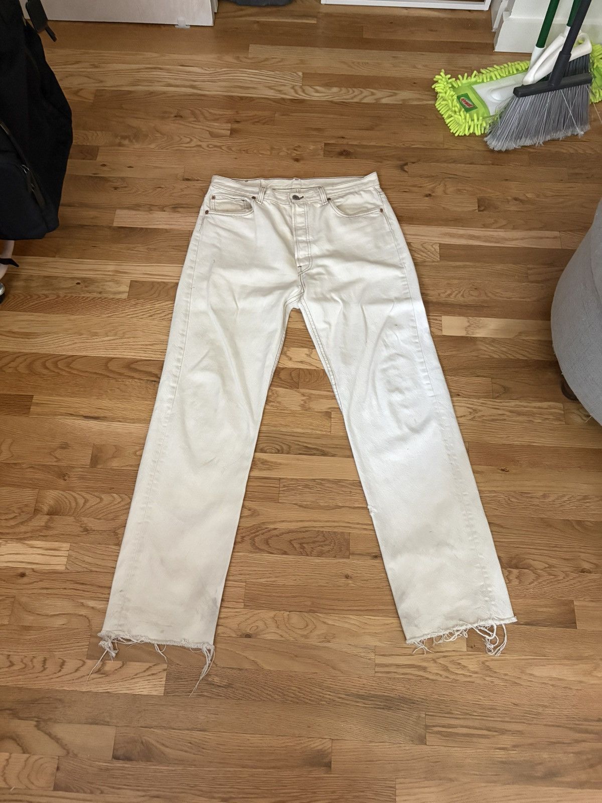 Levi's Levi’s 501 Vintage White Contrast Stitch Jeans Size US 33 - 1 Thumbnail