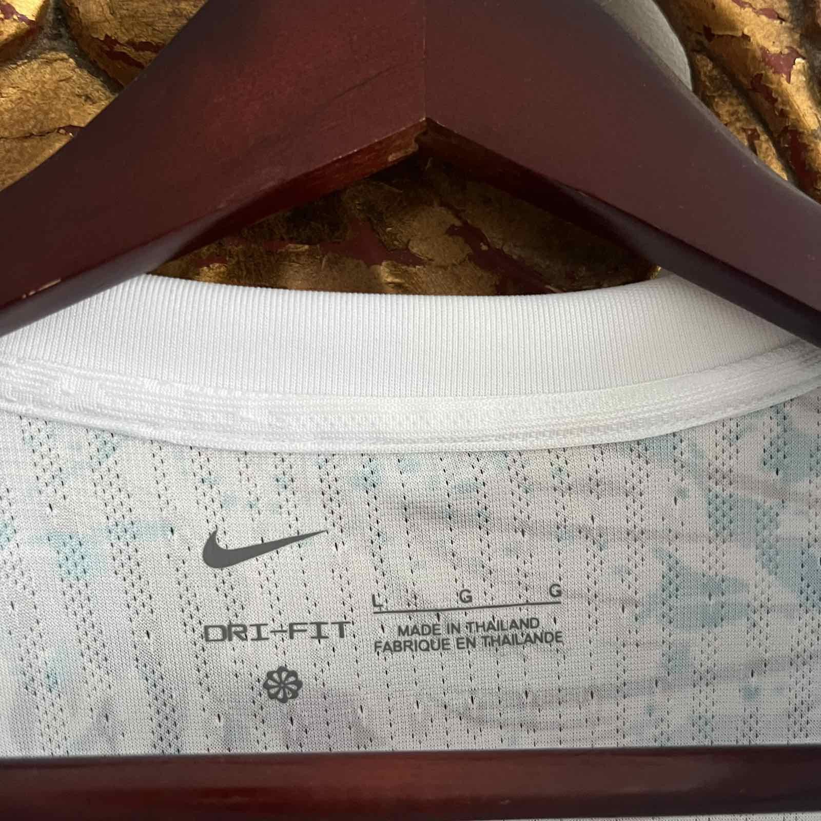 Nike nike brazil soccer jersey Blockcore parrot Sz L Size US L / EU 52-54 / 3 - 5 Thumbnail