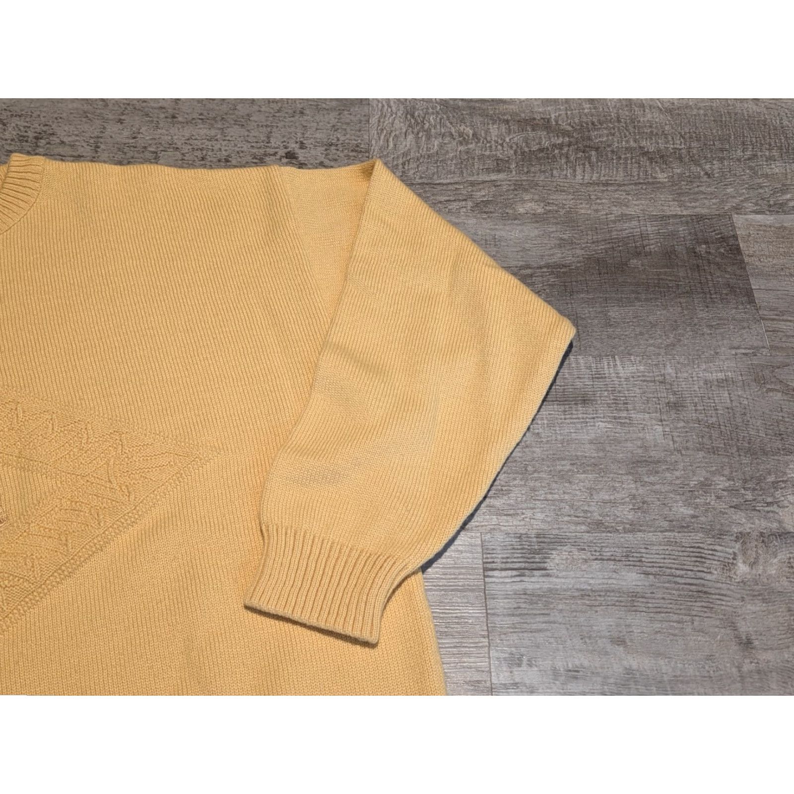 Nautica VINTAGE Royal Mer Bretagne Sweatshirt Unisex Adults Shirt L Yellow Nautical Embossed 90s Ships Size L / US 10 / IT 46 - 3 Thumbnail