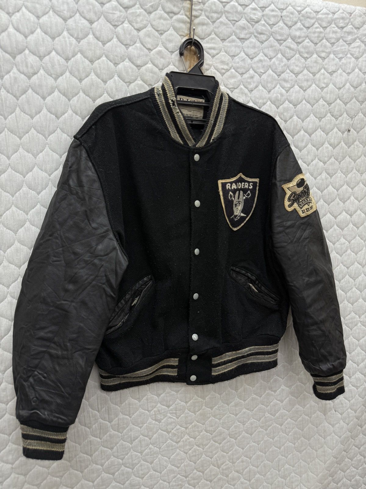 NFL 🔥🔥🔥ARCHIVE VINTAGE NFL LAS VEGAS RIDERS VARSITY JACKET Size US M / EU 48-50 / 2 - 3 Thumbnail