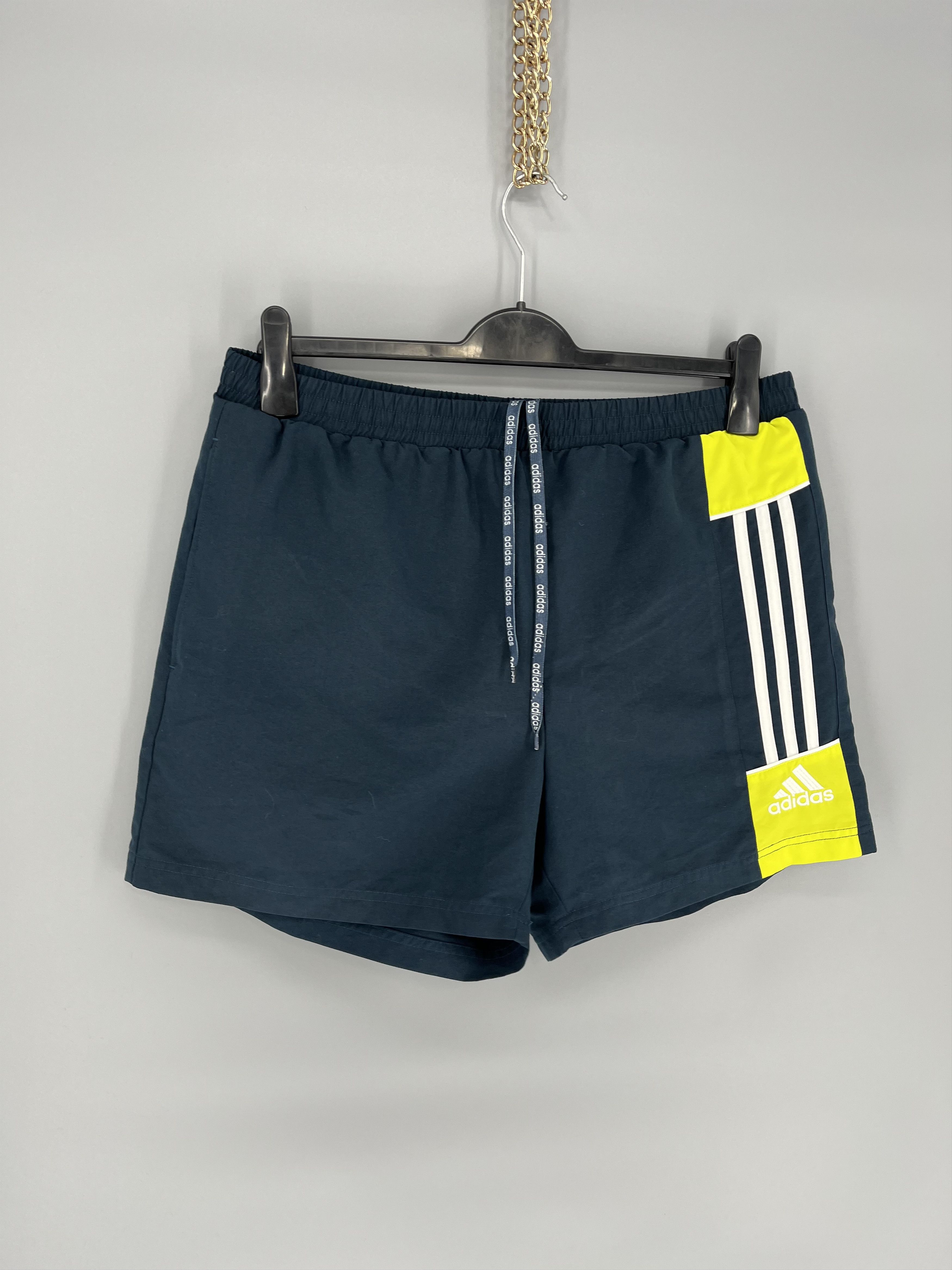 Adidas × Vintage Vintage Y2K Adidas Stripes Shorts Streetwear Fashion Size US 34 / EU 50 - 2 Thumbnail