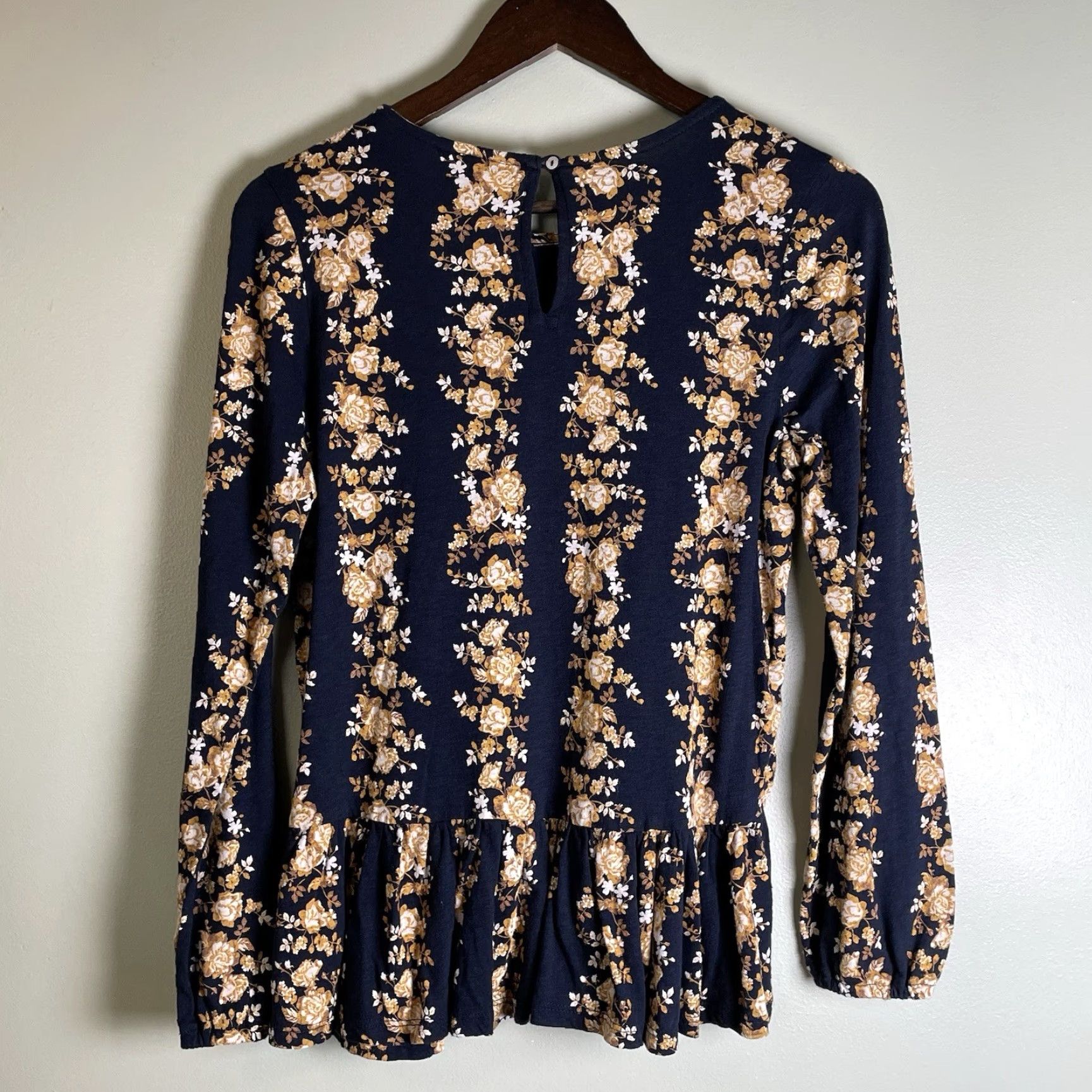 Lucky Brand Lucky Brand Blouse Top Floral Knit Peplum Blue Tan White Sleeves Long Casual Workwear Boho Hippie Bohemian Size S Womens Size S / US 4 / IT 40 - 6 Thumbnail