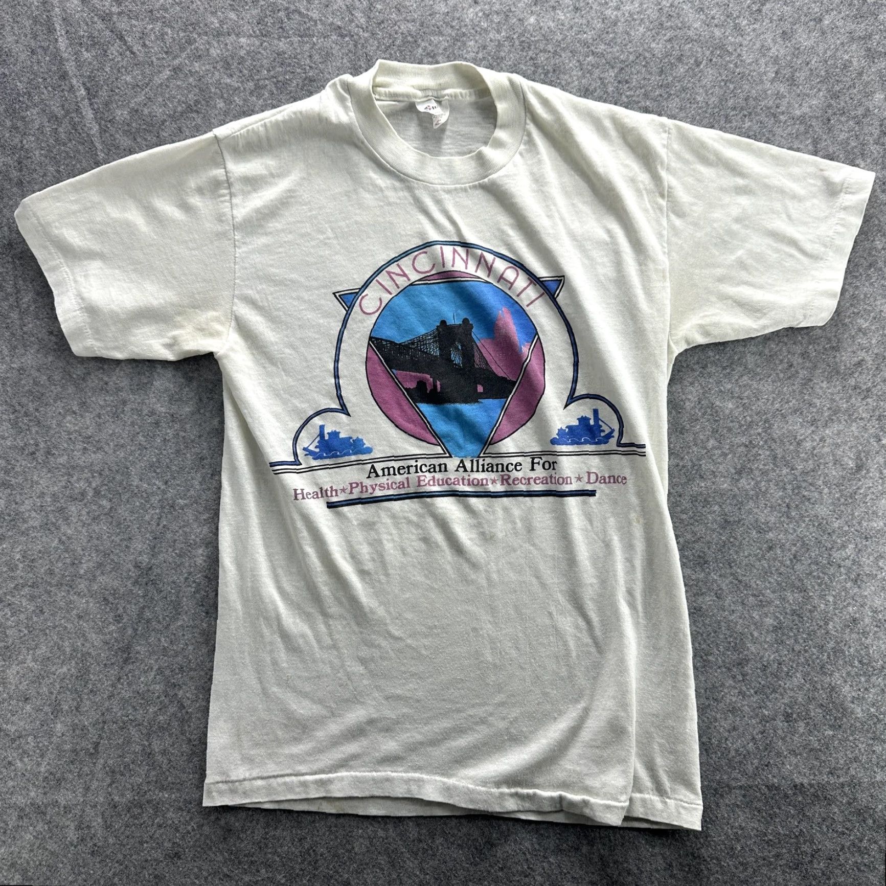 Vintage VINTAGE Cincinnati Shirt Mens M White 90s American Alliance For Health Recreation Cincinnati Skyline Tee Size US M / EU 48-50 / 2 - 2 Thumbnail