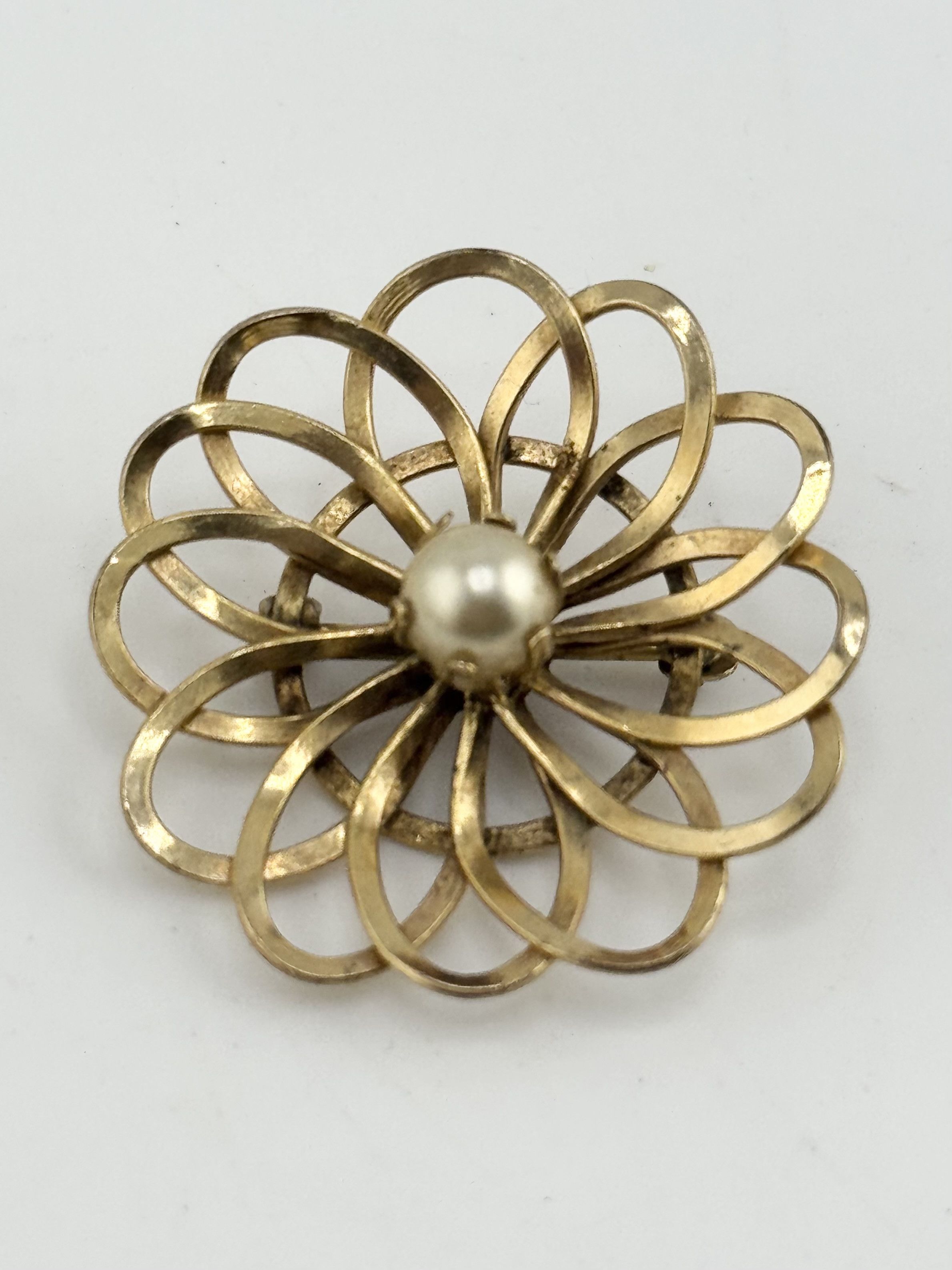 Vintage Vintage gold filled flower pearl brooch pin Size ONE SIZE - 3 Thumbnail