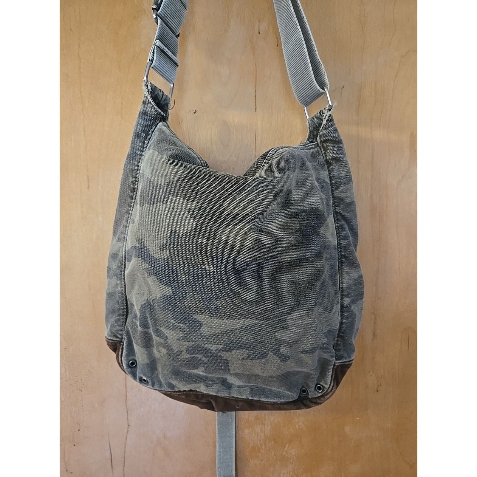 Vintage Vintage Triple 5 Soul Cross Body Camo Bag Messenger Bag Size ONE SIZE - 9 Thumbnail
