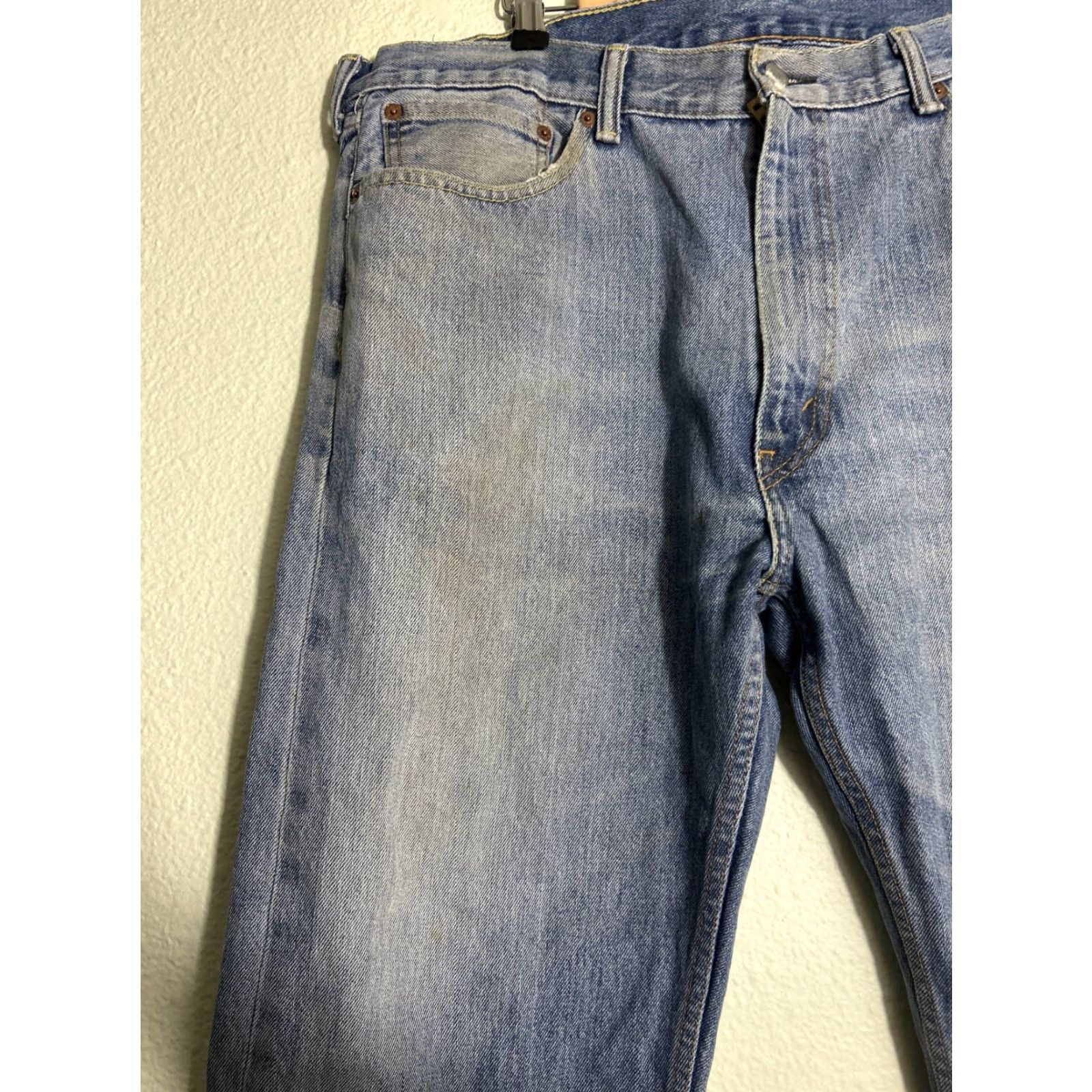 Levi's VINTAGE Levi's 505 Jeans Mens 40x26 Distressed Medium Wash Blue Straight 40 Inseam Regular Size 40 Mens Jeans Size US 40 / EU 56 - 3 Thumbnail