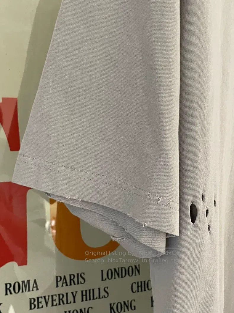 Balenciaga Balenciaga Logo printed holey vintage plain classic short- Size US S / EU 44-46 / 1 - 5 Thumbnail