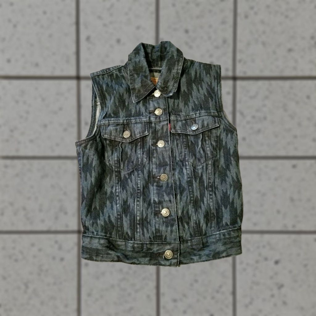 Levi's VINTAGE Levi's Denim Vest XS Blue Jean Jacket Womens Jacket Vest XS Blue Levi's Denim Jacket Size 26" / US 2 / IT 38 - 1 Thumbnail