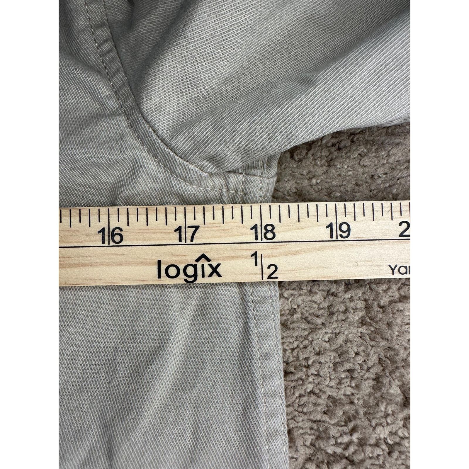 Old Navy Old Navy Built-In Flex Button-Up Shirt Beige Boys L (14-16) Size US L / EU 52-54 / 3 - 6 Thumbnail