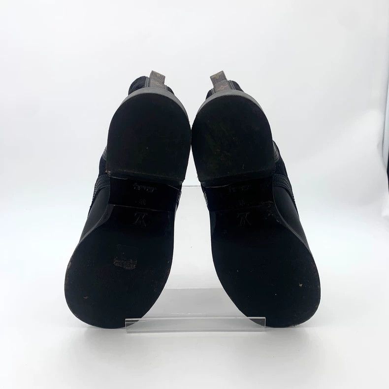 Louis Vuitton Louis Vuitton Black logo embossed lace-up Doc Martens boot Size US 7.5 / IT 37.5 - 5 Thumbnail