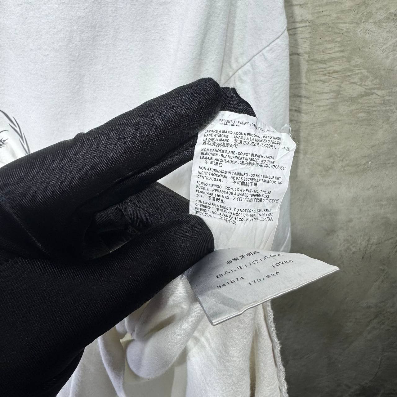 Balenciaga Balenciaga World Food Programme Tee Size US L / EU 52-54 / 3 - 9 Thumbnail