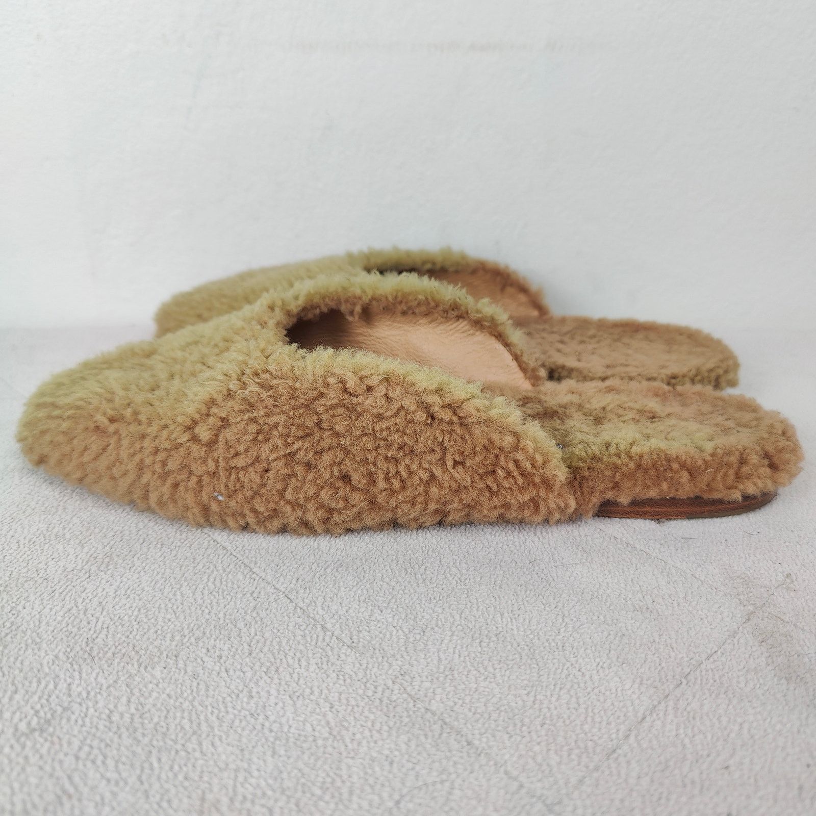 Sleeper Sleeper Shearling Slippers Womens 37 7 Green Tan Faux Fur Size US 7 / IT 37 - 5 Thumbnail