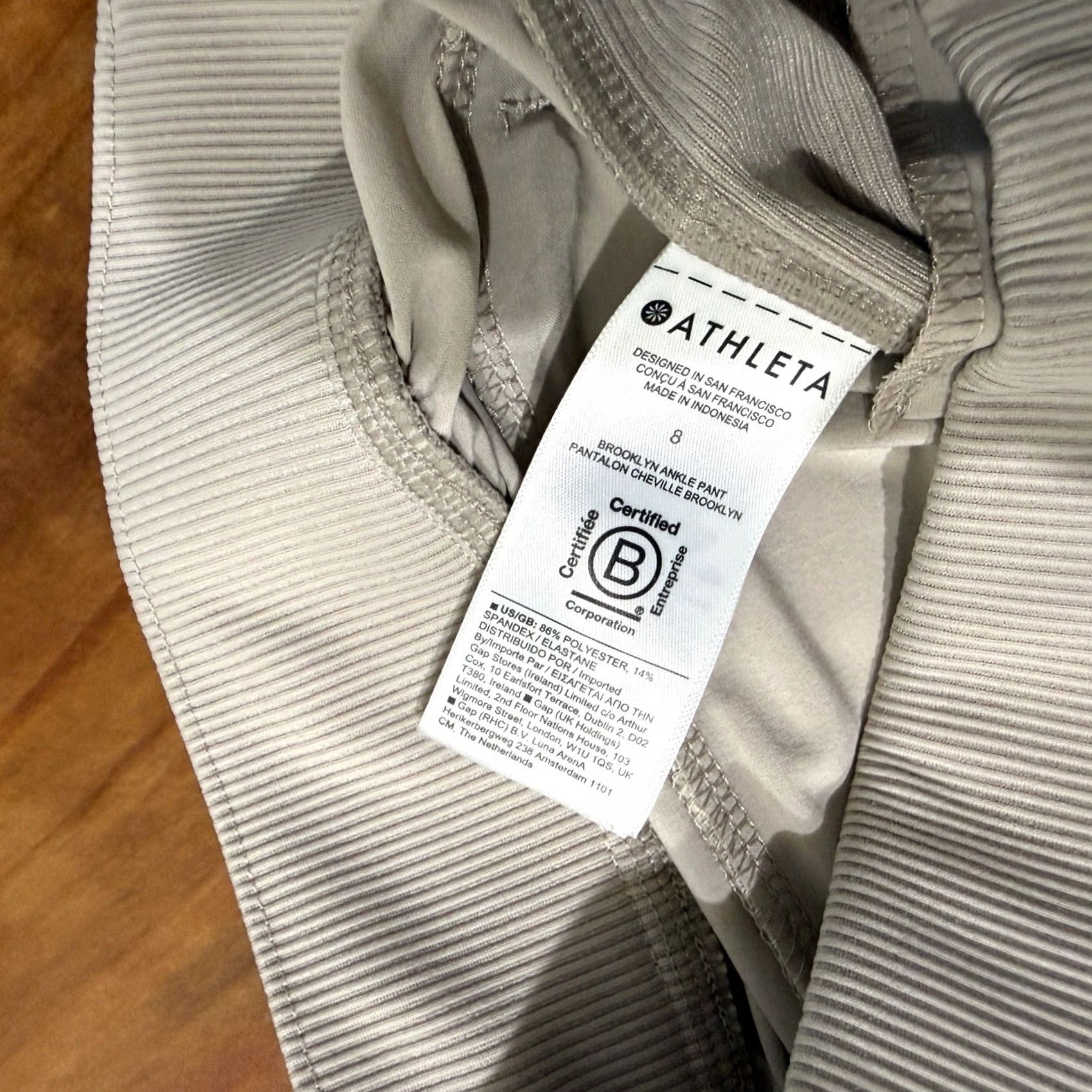 Athleta Athleta Women's Track Pants 8 Beige Geometric Breathable Lightweight Pull On Casual Jeanswear Regular Inseam 27"} Size 29" - 5 Thumbnail