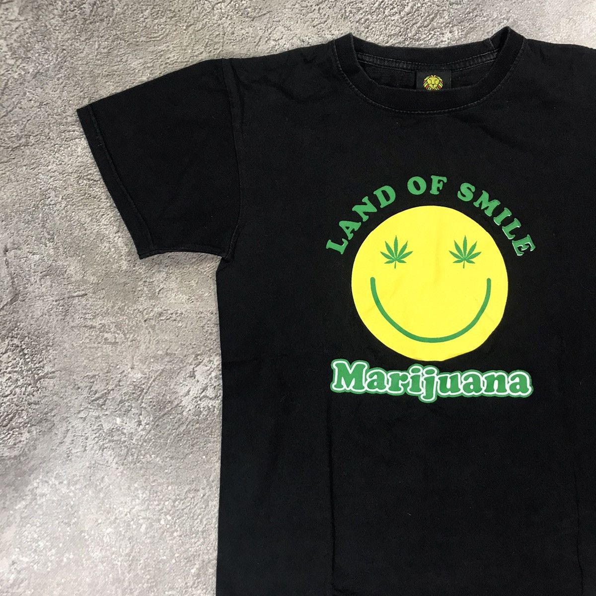 Vintage Vintage Y2K Graphic Tee Land of Smile Marijuana Streetwear X Size US XS / EU 42 / 0 - 3 Thumbnail