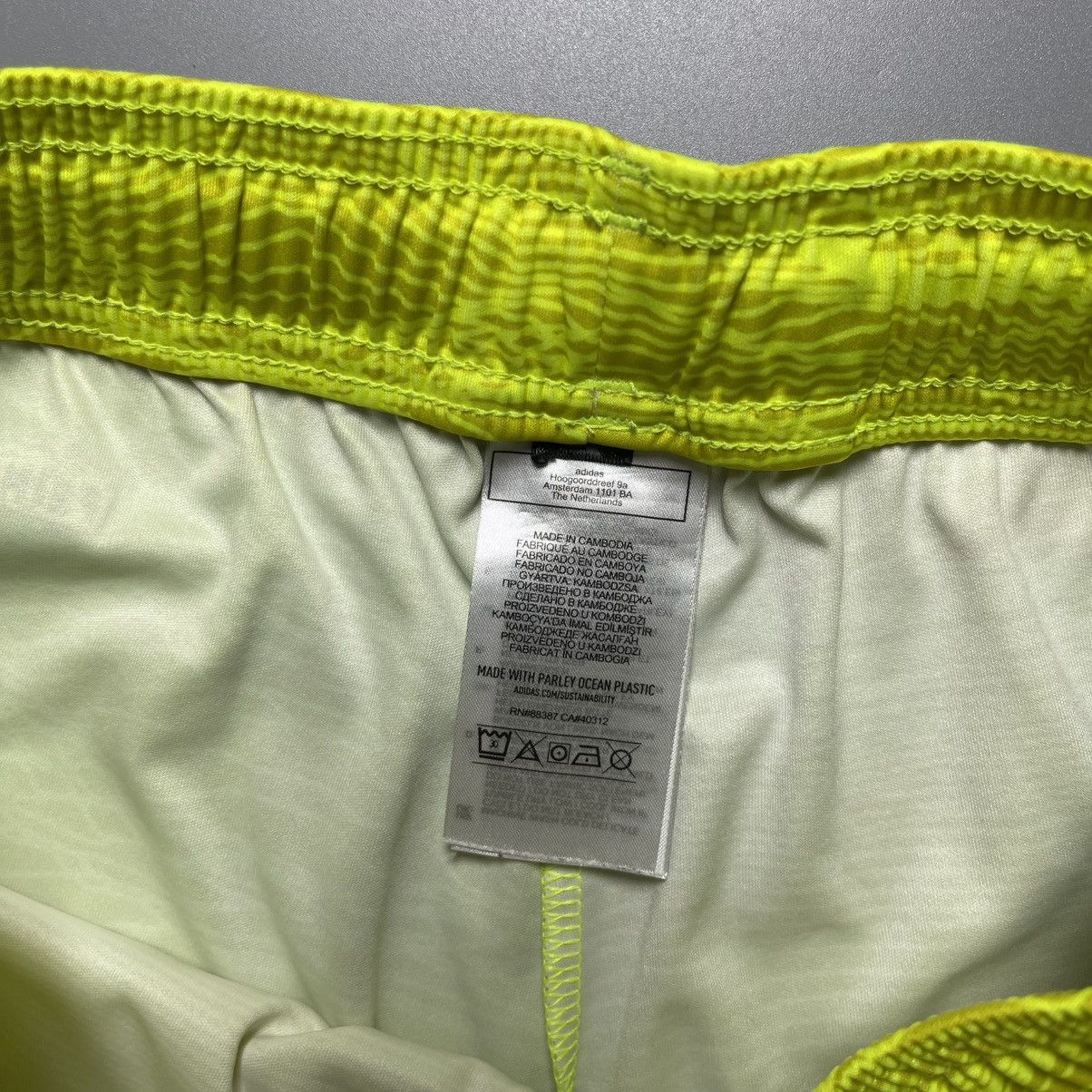Adidas CELTIC ADIDAS 2021/2022 FOOTBALL GOALKEEPER SHORTS #15 HART Size US 34 / EU 50 - 4 Thumbnail