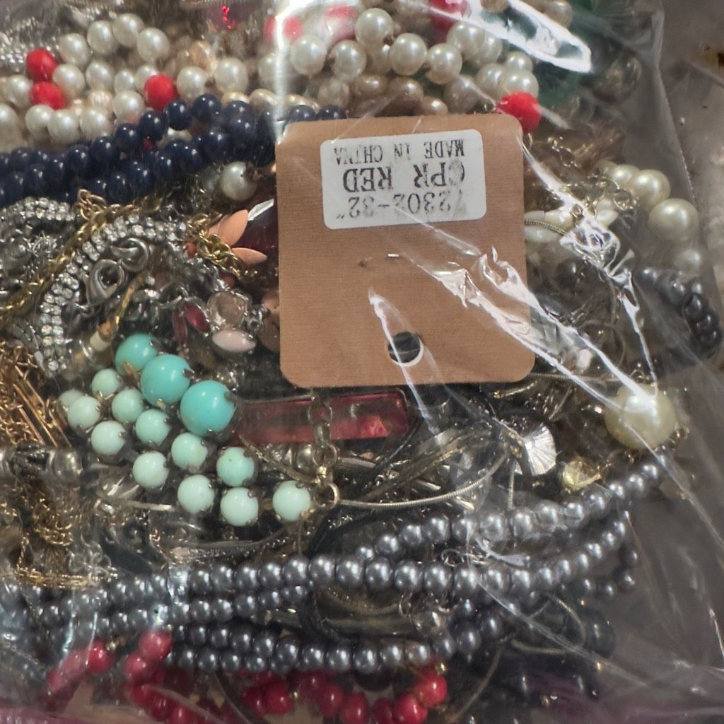 Vintage Bulk Necklaces Jewelry Lot Gallon Bag Mostly Necklaces Vinta Size ONE SIZE - 2 Thumbnail