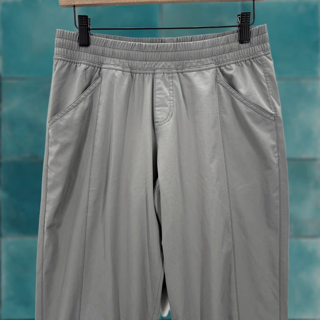 The North Face VINTAGE? No. The North Face Sheltay Pants Womens 6 Gray Jogger Lightweight Stretch Trail Camp Size 28" / US 6 / IT 42 - 1 Thumbnail