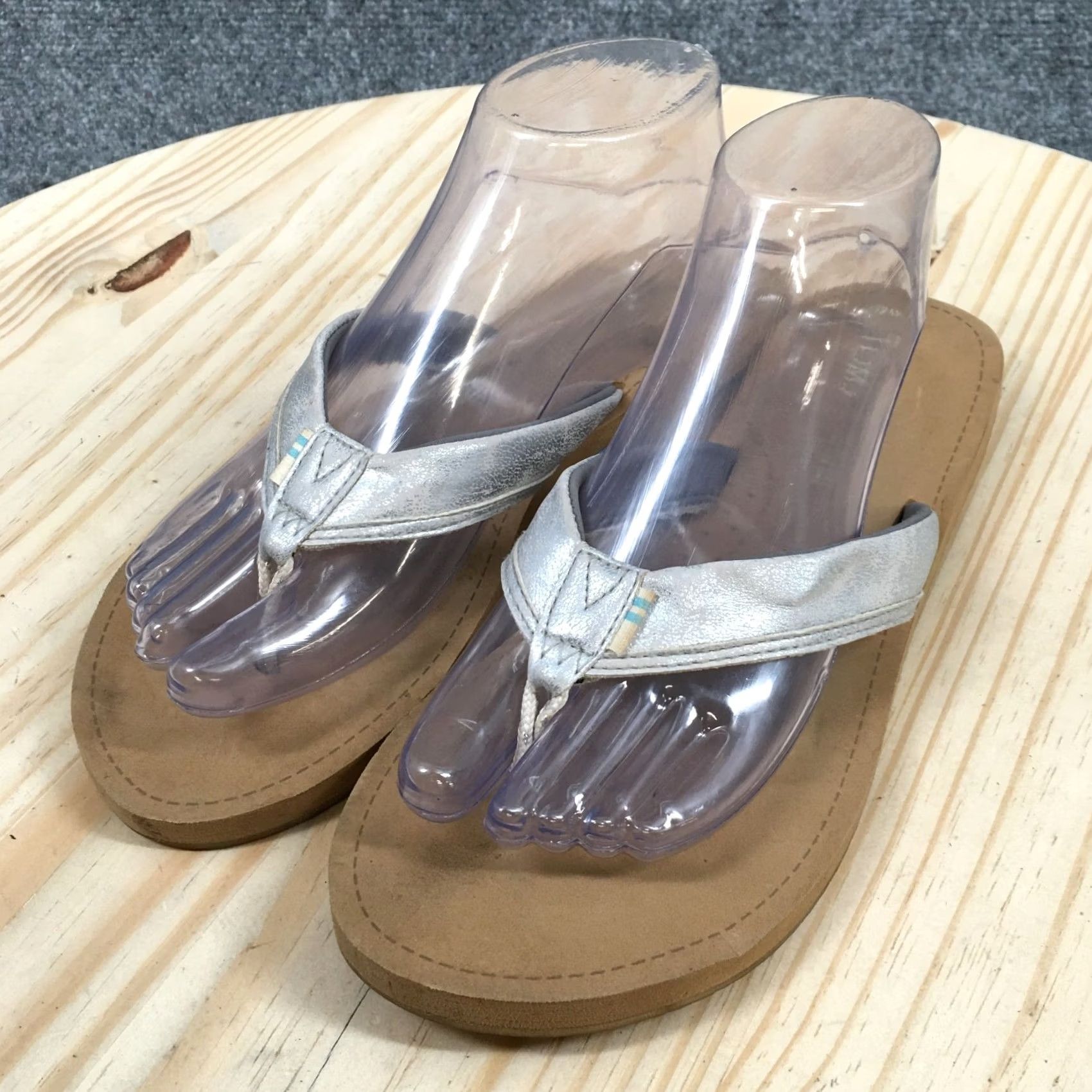 Toms TOMS Sandals Womens 8 Flip Flop Silver Toe-Post Comfort Casual Flat Shoes Size M / US 6-8 / IT 42-44 - 3 Thumbnail