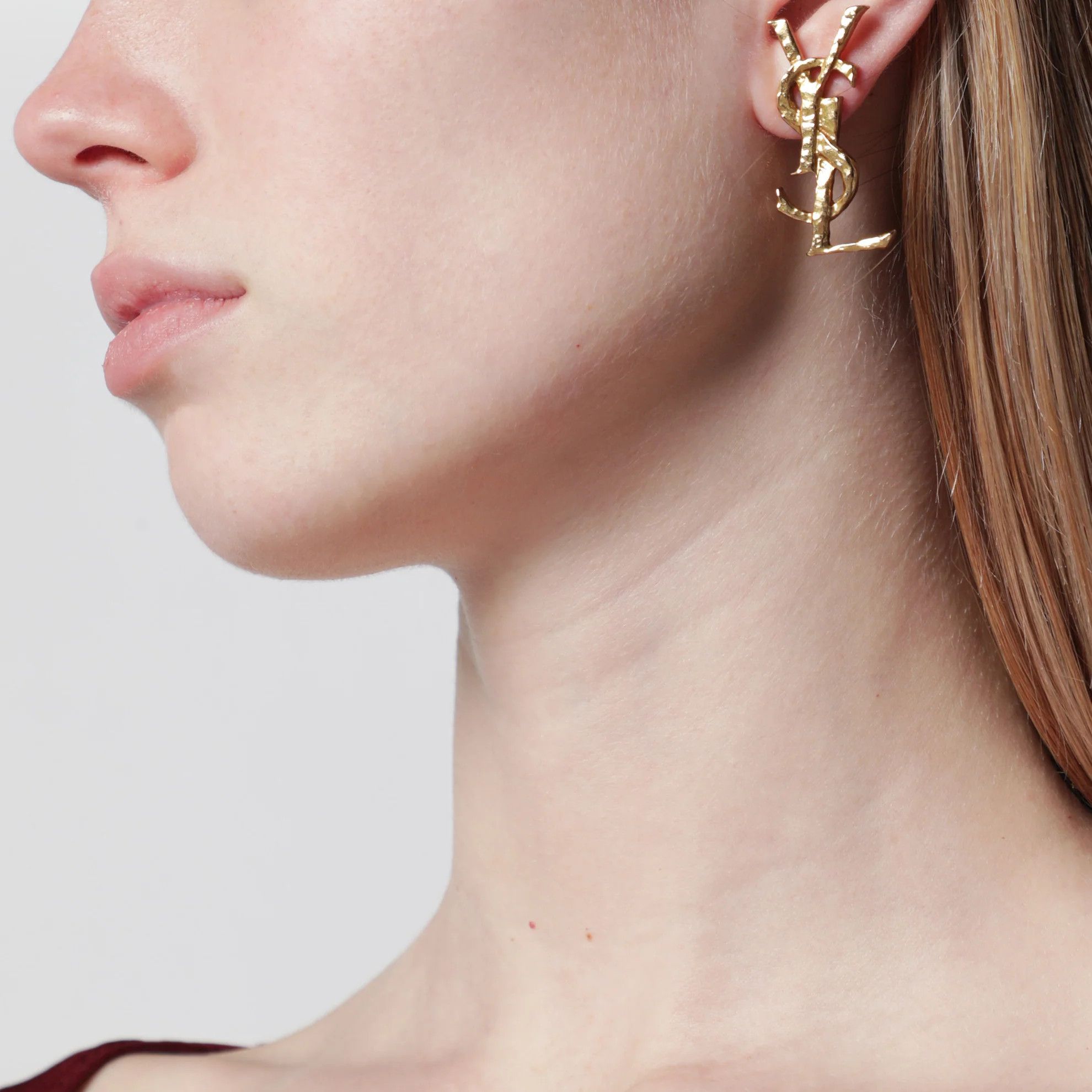 Saint Laurent Paris o1d2blof0526 Size: OS / Cassandre Hammered Single Earring Size ONE SIZE - 2 Thumbnail