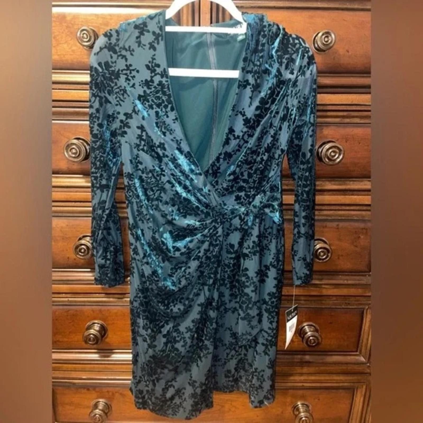 Tommy Hilfiger Tommy Hilfiger Green Floral Dress Size S / US 4 / IT 40 - 1 Thumbnail