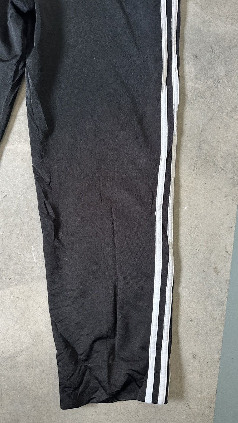 Adidas VINTAGE ADIDAS TRACK PANT Size US 38 / EU 54 - 11 Thumbnail