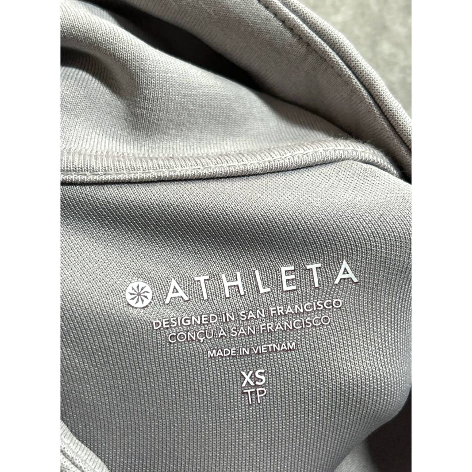 Athleta Athleta Womens XS Purple Running Quarter Zip Sweater Sports Activewear Mock Neck Pullover Size XS / US 0-2 / IT 36-38 - 3 Thumbnail