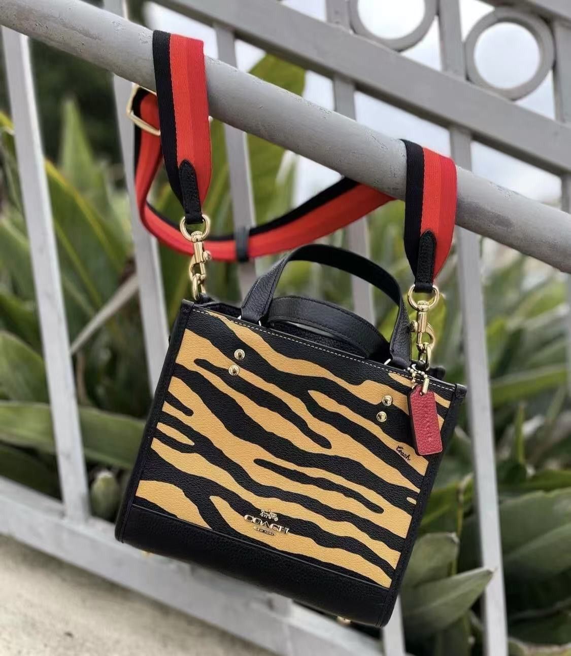 Coach Dempsey Tote 22 In Signature Canvas With Tiger C6988 Size ONE SIZE - 4 Thumbnail