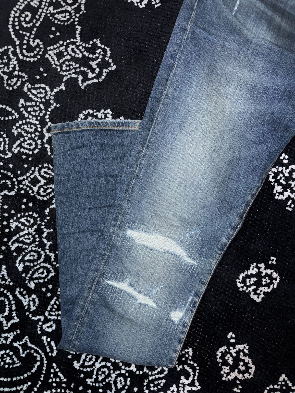 Amiri AMIRI BASIC DISTRESSED JEANS Size US 32 / EU 48 - 3 Thumbnail