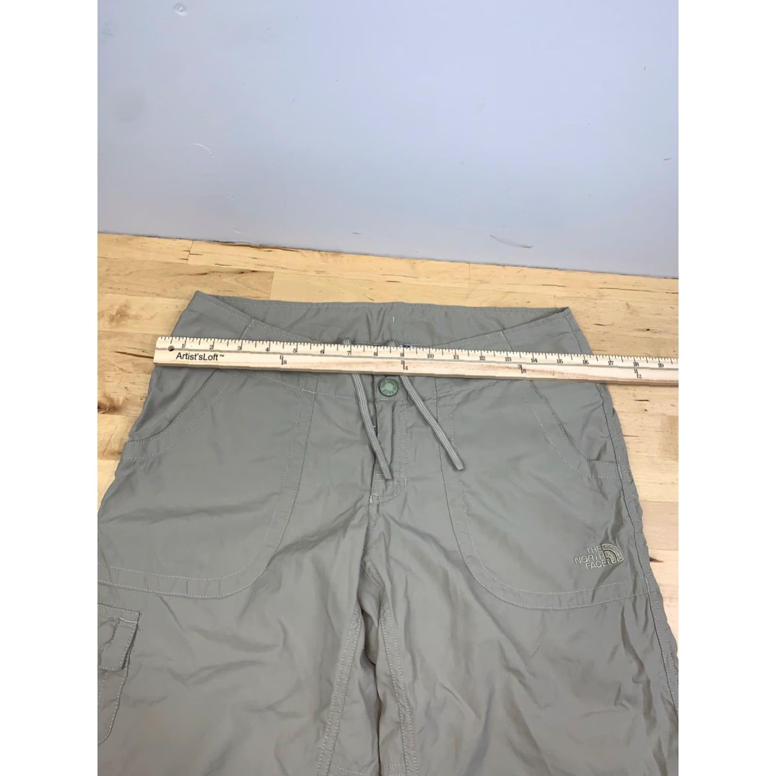 The North Face The North Face Cropped Pants Women's 6 Tan Beige Nylon Cargo Flat Front Pockets Lightweight Cropped Casual Travel 11714 Mens/Womens Size 28" / US 6 / IT 42 - 6 Thumbnail