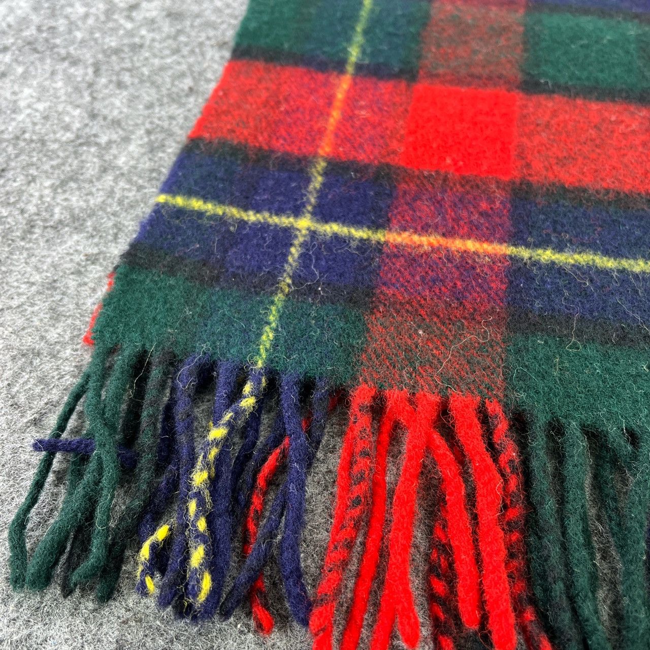 Johnstons Of Elgin Johnstons Of Elgin Scarf / Muffler / Neckwear T598 Size ONE SIZE - 6 Thumbnail