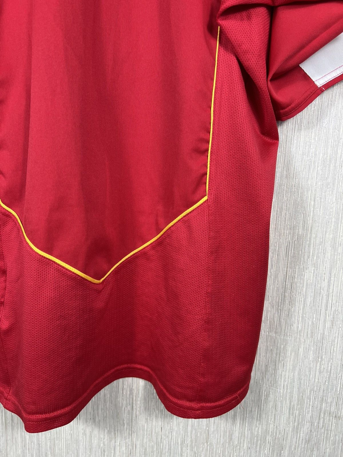Nike Vintage Nike Arsenal total 90 O2 jersey central logo t-shirt Size US L / EU 52-54 / 3 - 16 Thumbnail