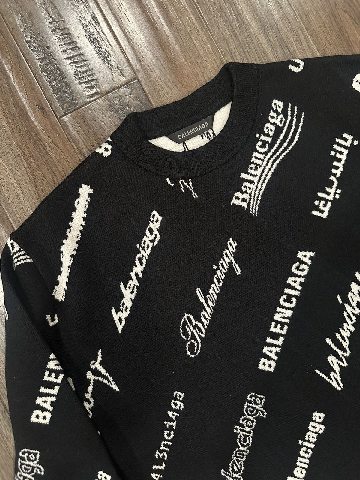 Balenciaga Balenciaga Logo Crewneck Sweater Size US S / EU 44-46 / 1 - 4 Thumbnail