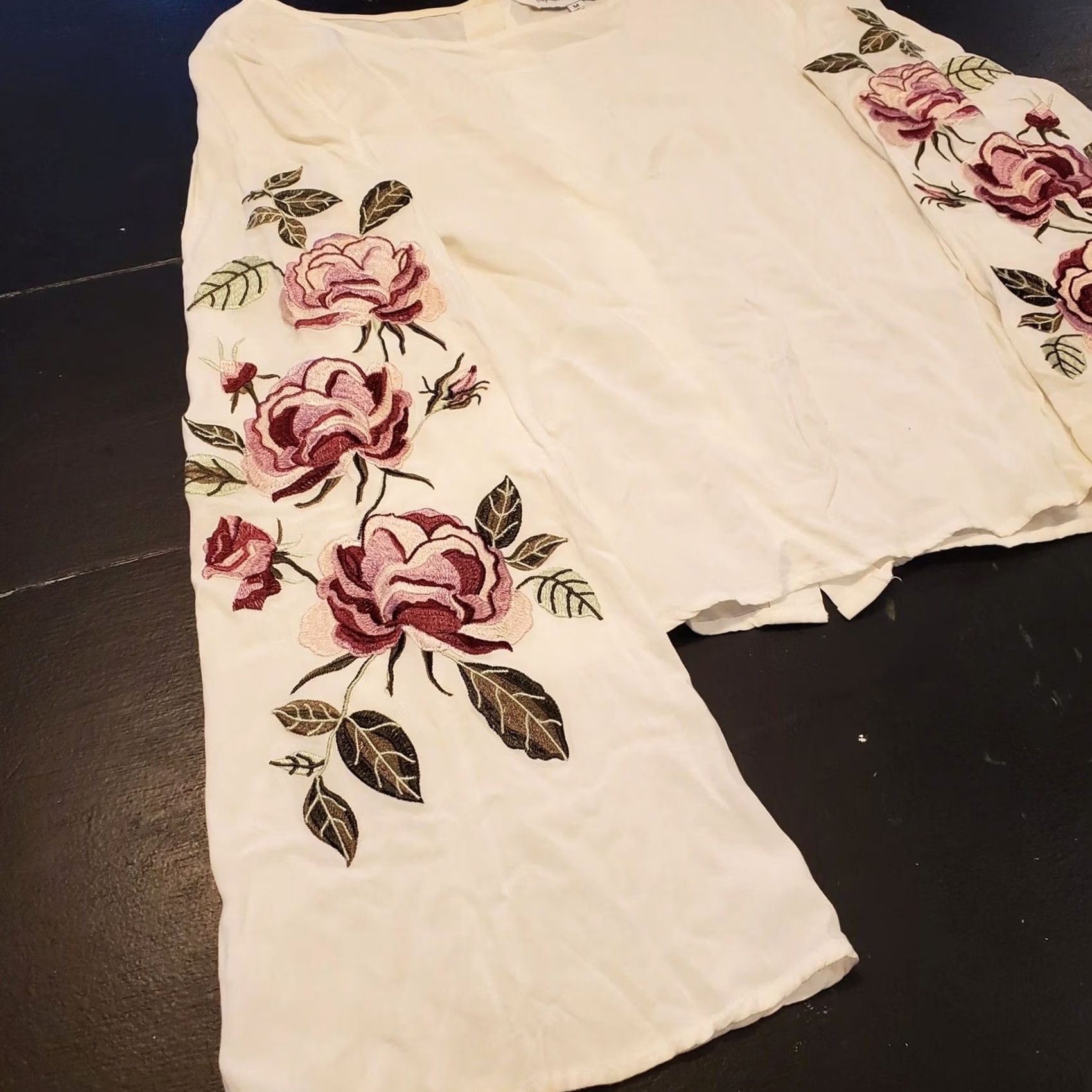 Vintage Cupcakes and Cashmere Blouse Floral Embroidered Detail White Crew Neck Long Sleeve Size M Womens Size M / US 6-8 / IT 42-44 - 3 Thumbnail