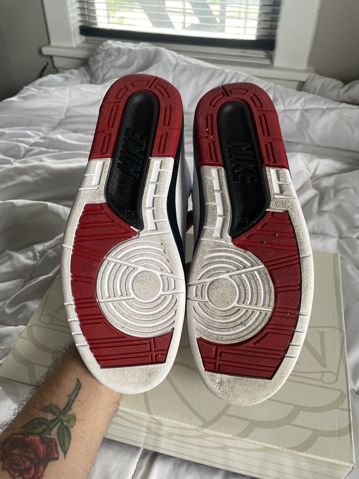Jordan Brand × Nike 2022 Air Jordan Chicago 2 Size 8.5 Size US 8.5 / EU 41-42 - 5 Thumbnail