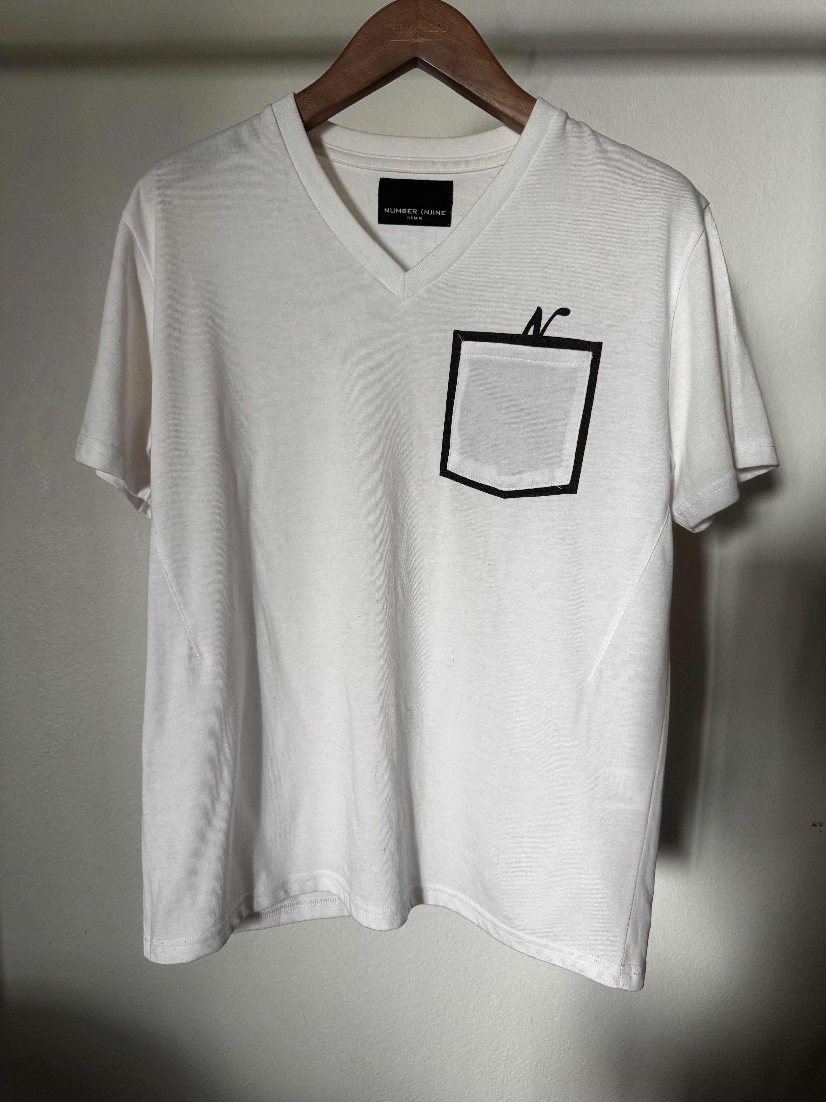 V neck note pocket
