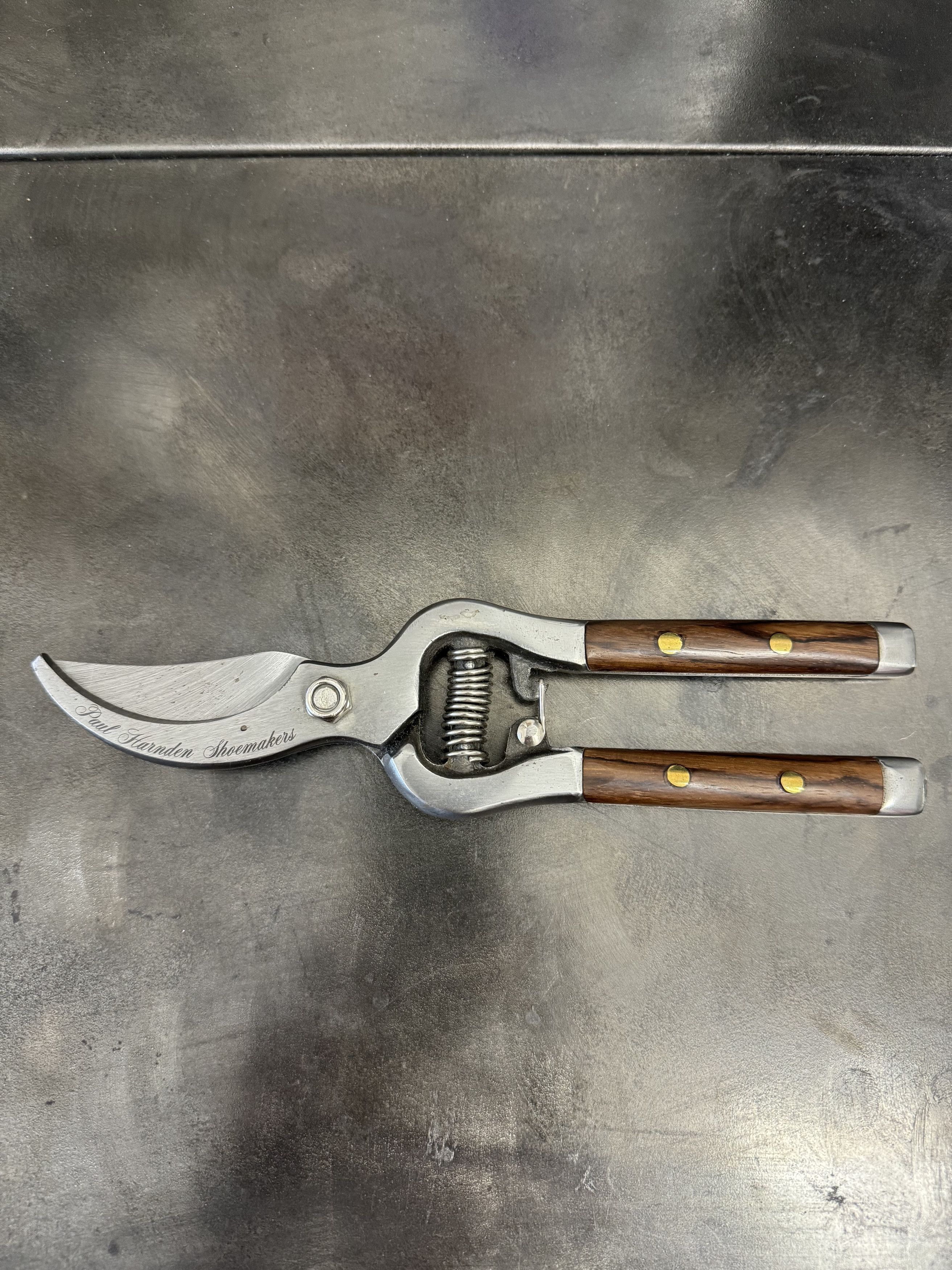 Paul Harnden Shoemakers PAUL HARNDEN SHOEMAKERS GARDEN SHEARS-NEW!! Size ONE SIZE - 1 Thumbnail