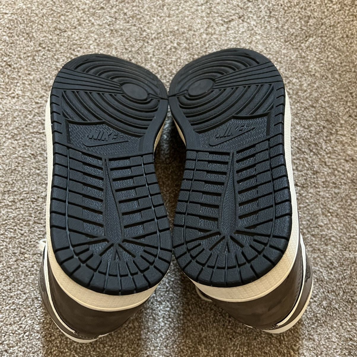 Jordan Brand 2020 Jordan 1 Retro High Dark Mocha Size 9.5 Size US 9.5 / EU 42-43 - 6 Thumbnail