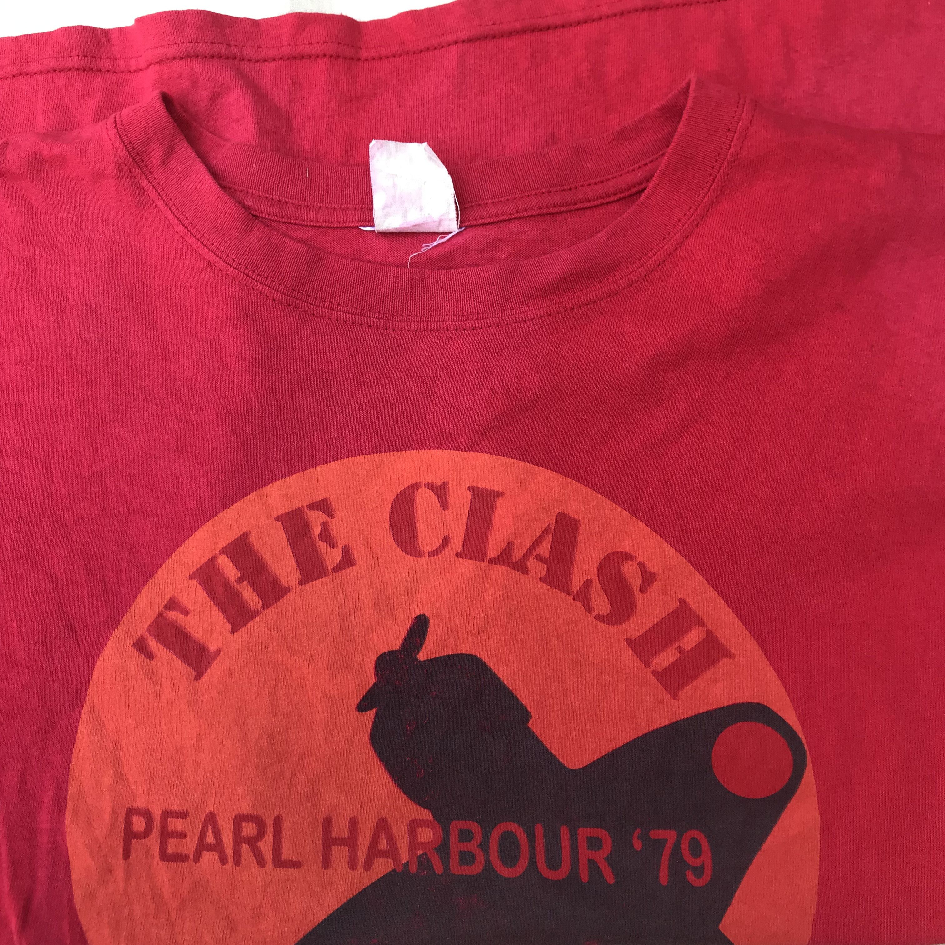 Band Tees The Clash, Pearl Harbour Tour 1979 T-Shirt, Men’s Red Size US M / EU 48-50 / 2 - 4 Thumbnail