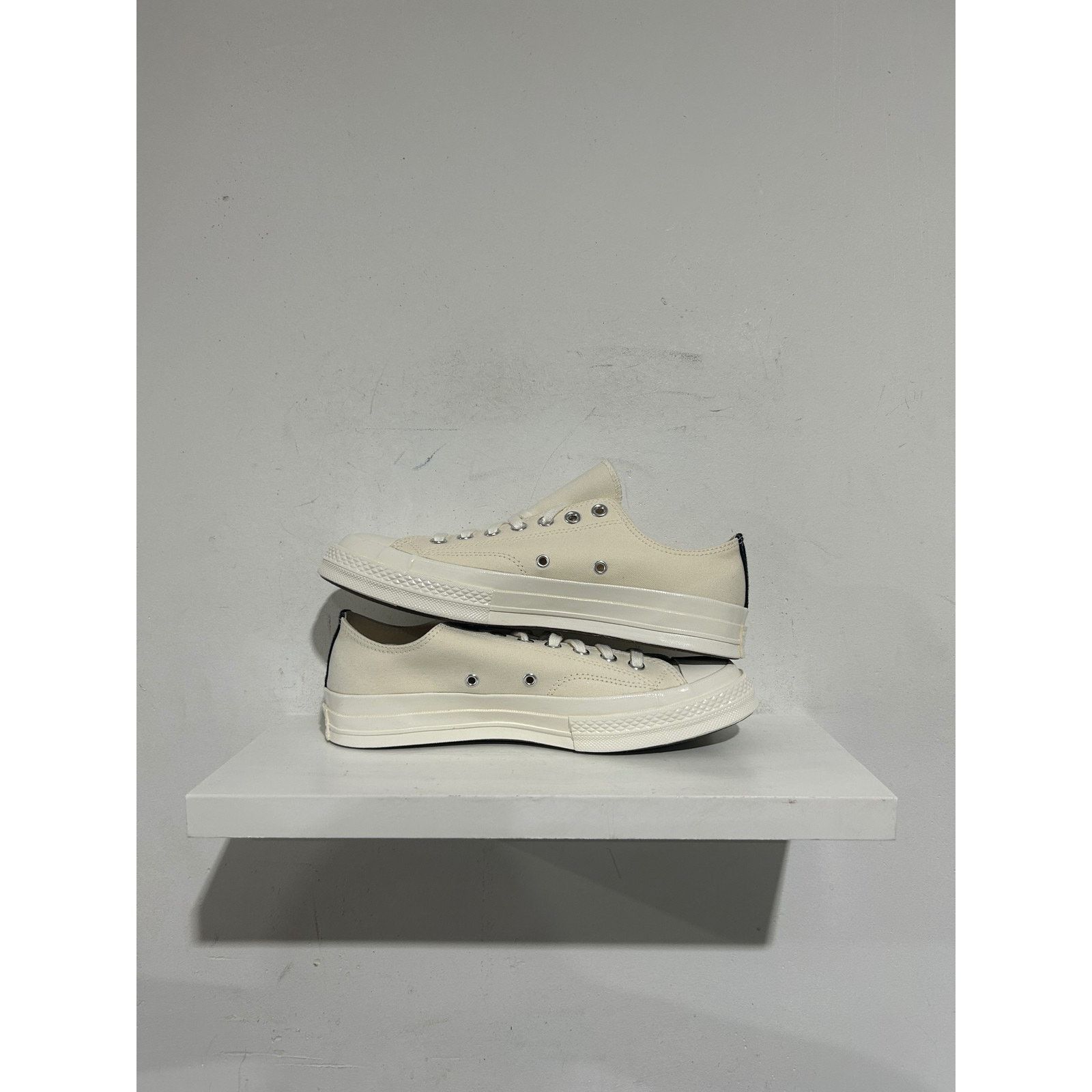 Converse CONVERSE MILK CHUCK TAYLOR CDG PLAY SINGLE HEART SIZE 9 NEW Size US 9 / EU 42 - 2 Thumbnail