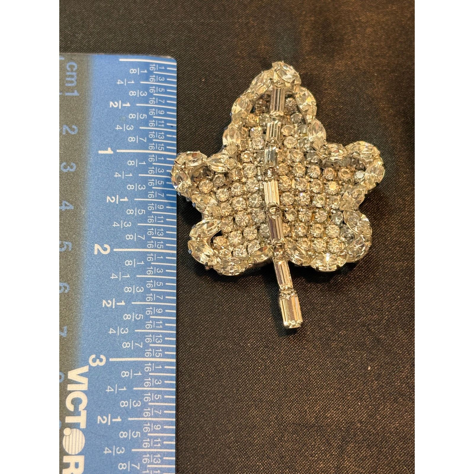 Other Vintage Unsigned Rhinestone Leaf Brooch 2.25 Inch Size ONE SIZE - 4 Thumbnail