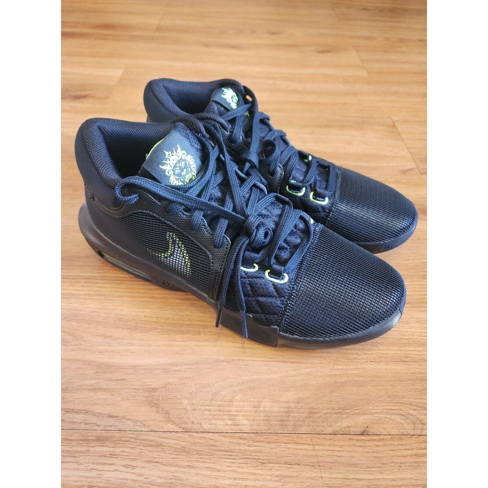 Nike NIKE LEBRON WITNESS 8 Basketball Shoe FB2239-002 Men Sz 9.5 Size US 9.5 / EU 42-43 - 3 Thumbnail