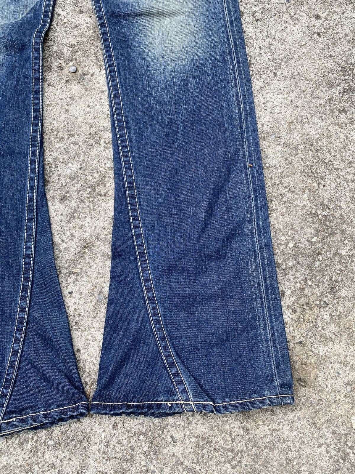 Japanese Brand Flare Rodeo Crown Japan Claw Marks Design Low Rise Denim Size US 30 / EU 46 - 7 Thumbnail