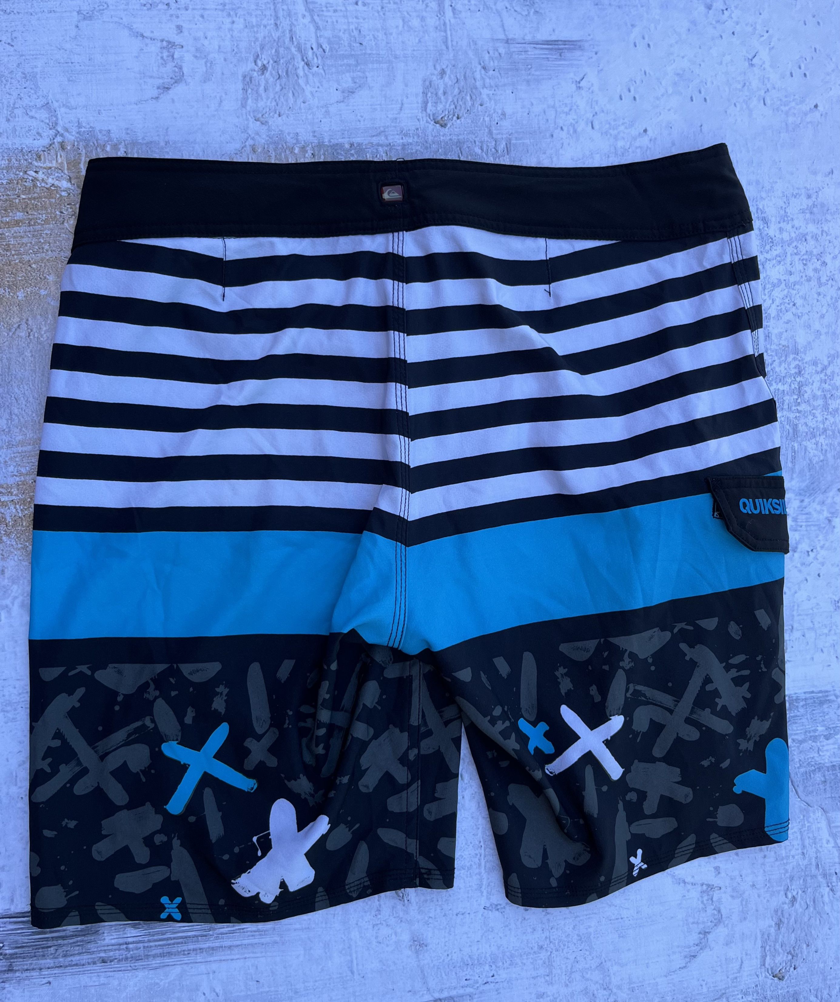 Quiksilver Vintage Swimming Shorts Quiksilver Men's Size 34 Size US 34 / EU 50 - 7 Thumbnail