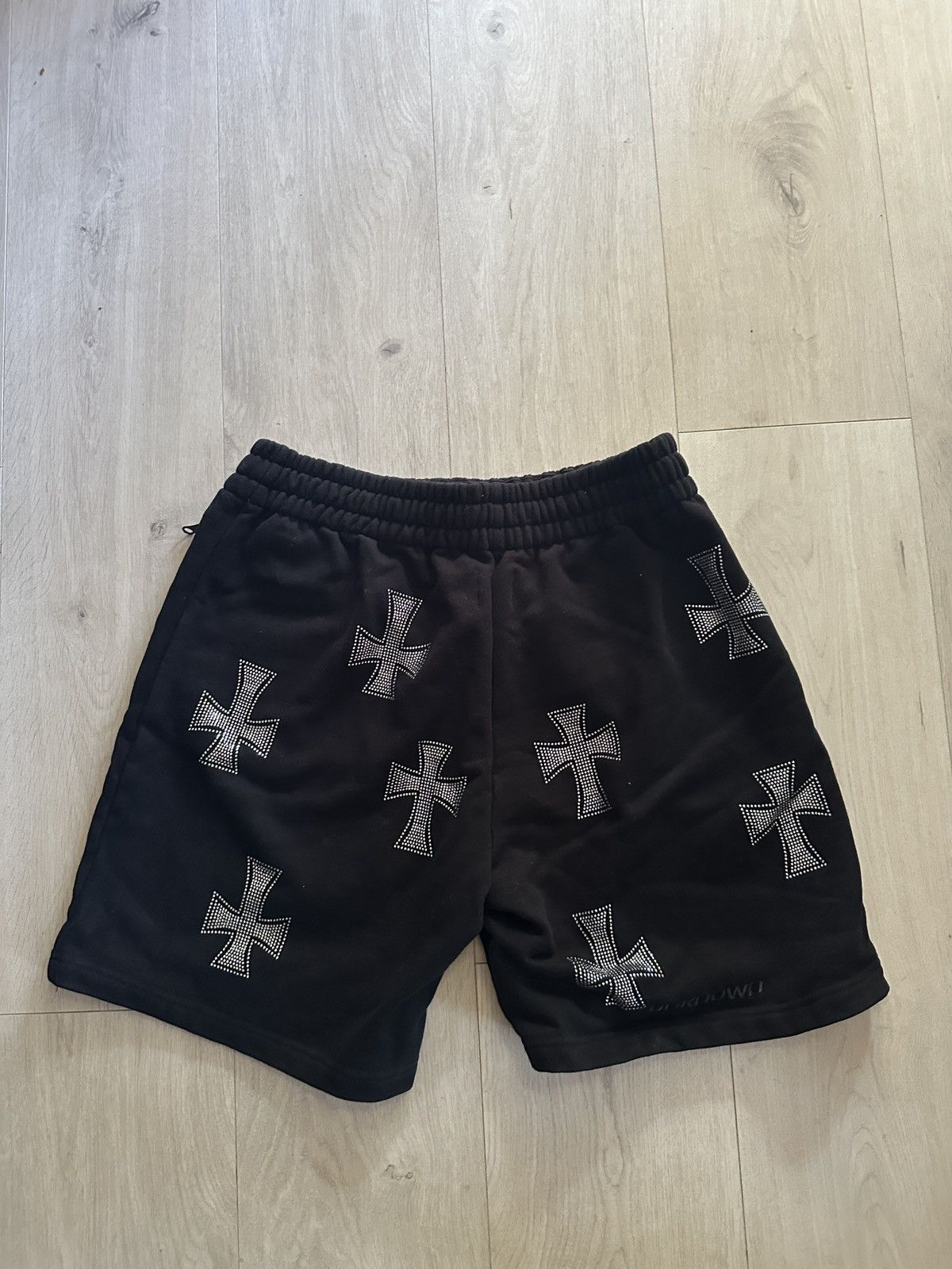 Unknown London Unknown London Cross Size L Shorts Size US 33 - 3 Thumbnail