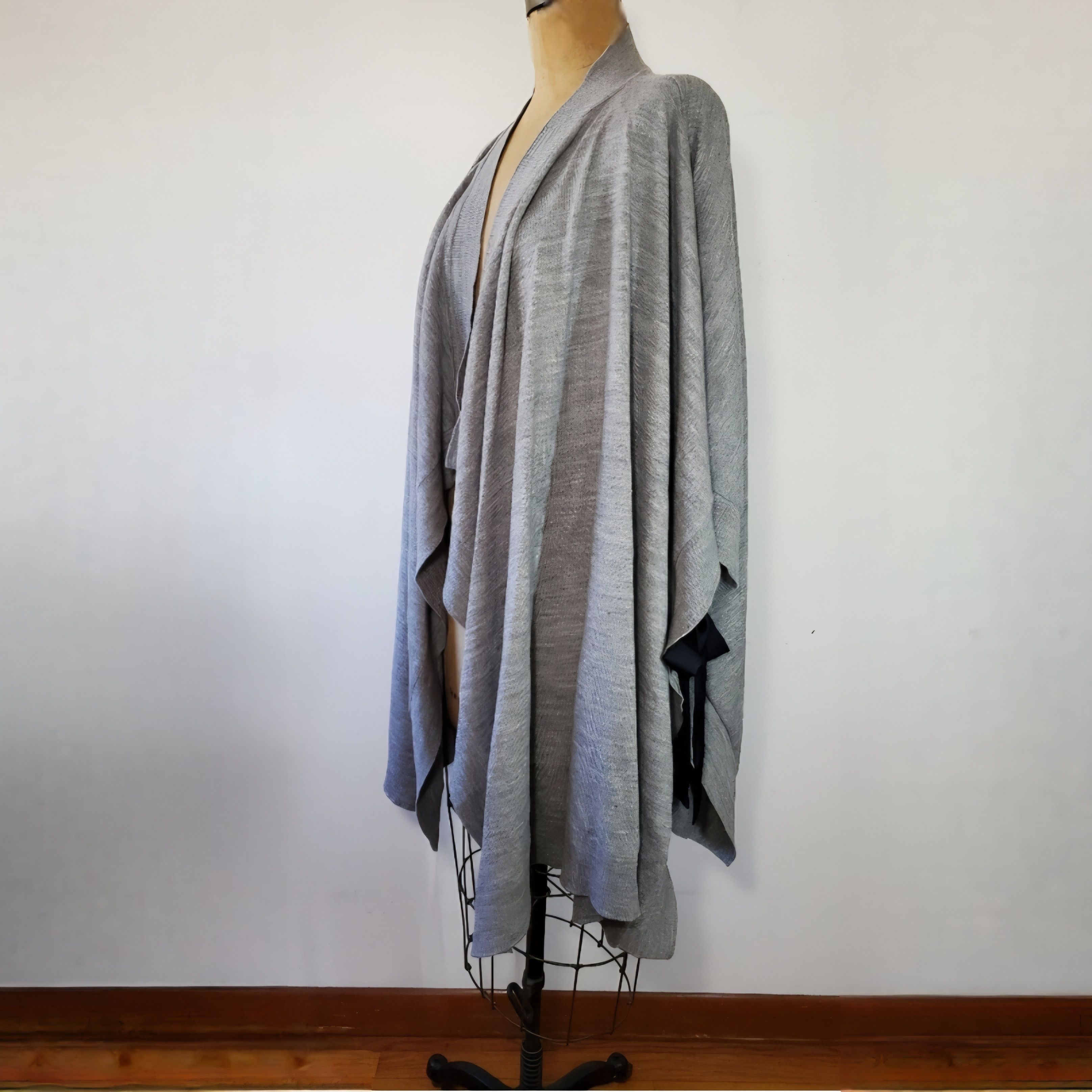 Tommy Hilfiger Tommy Hilfiger Size L Poncho Cardigan Sweater Shrug Ties Size L / US 10 / IT 46 - 2 Thumbnail