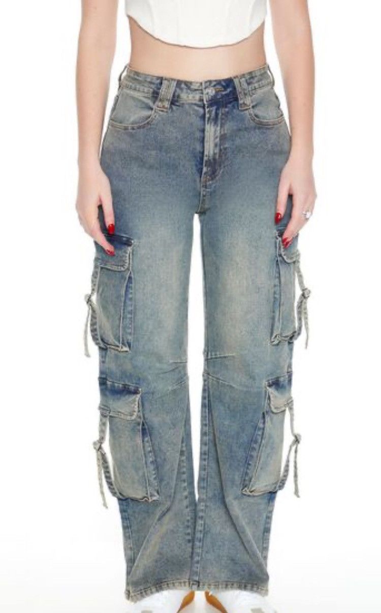 Forever 21 STRETCH CARGO Size 29" - 1 Thumbnail