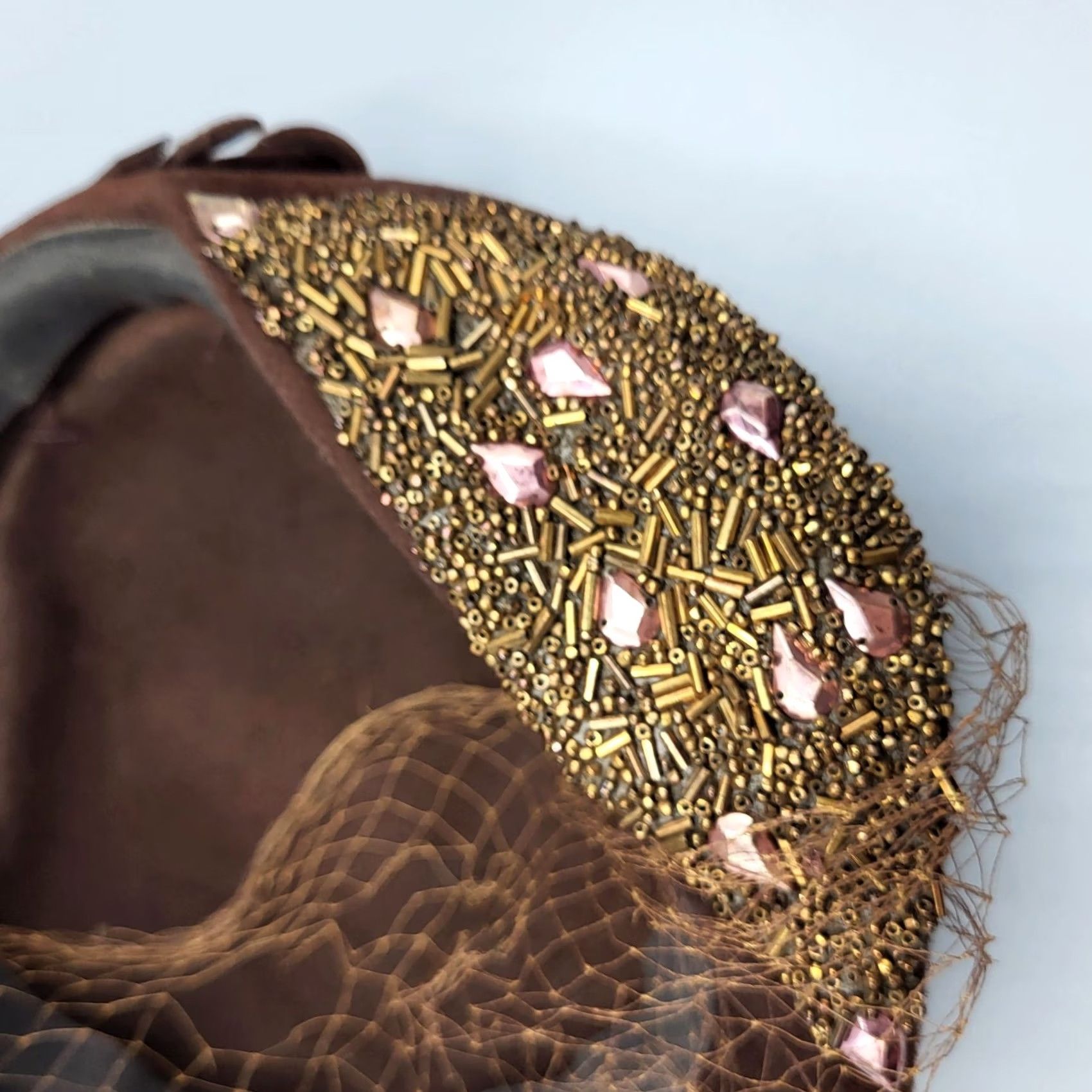 FELT VINTAGE Ladies Brown Beaded Felt Velour Hat With Netting Bow 1950s Womens Hats Size ONE SIZE - 3 Thumbnail
