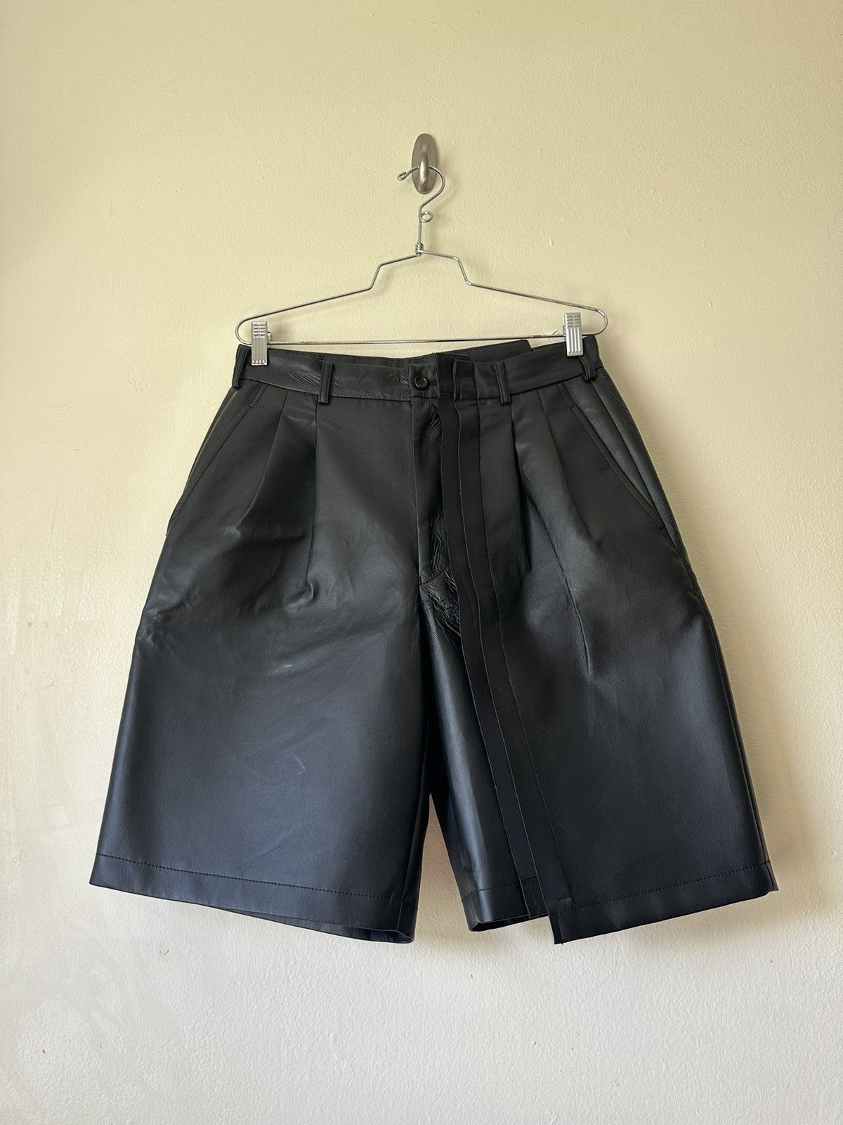 image of Comme Des Garcons Comme Des Garçons Faux Leather Shorts in Black, Men's (Size 32)