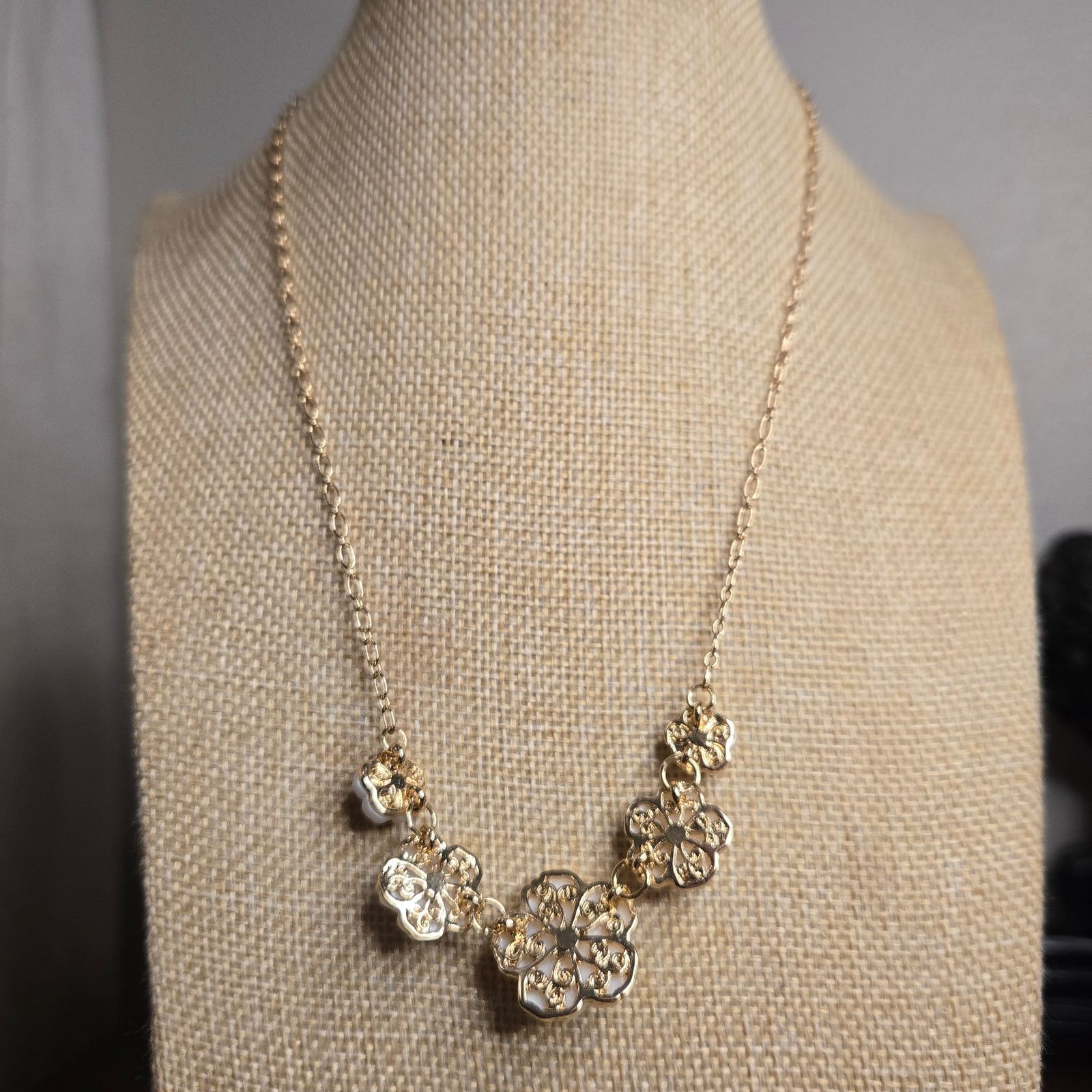 Pearled Ivory Gold Tone Ivory Floral Statement Necklace Spring Estate Glam Size ONE SIZE - 8 Thumbnail