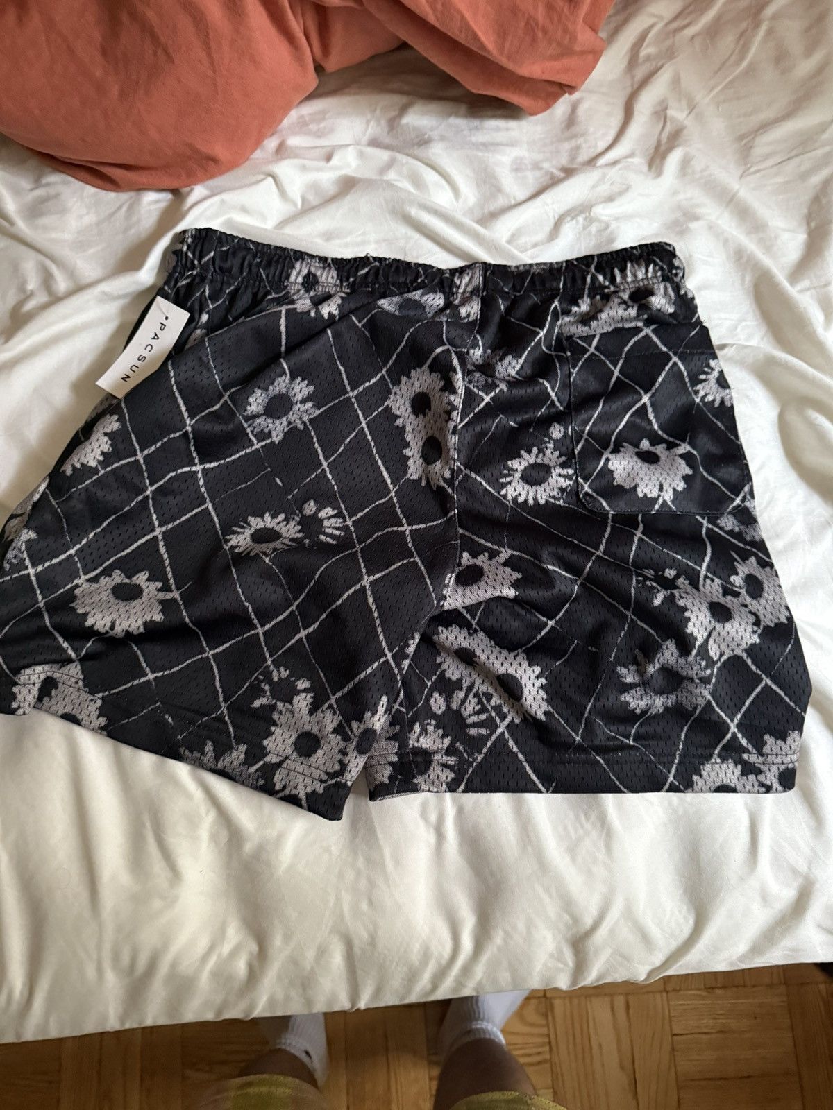 Pacsun Black Floral Pacsun Shorts Size US 32 / EU 48 - 6 Thumbnail